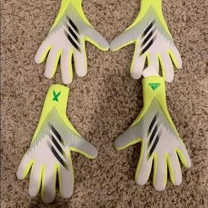 2 pairs of NWOT goalie gloves!